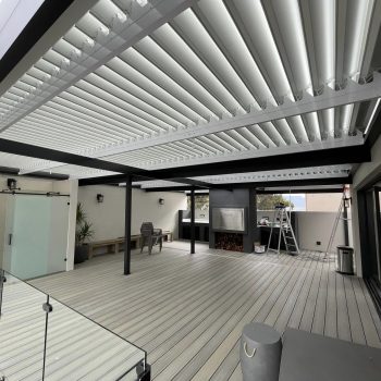 Powder Coated-Black Frame Adjustable Louvre Awning